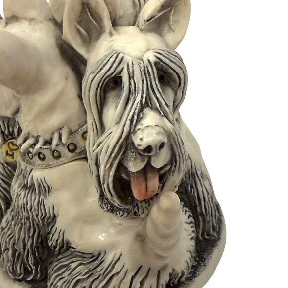 Harmony Kingdom Scotland Yard Dog Figurine Collectible Box Made in England 2001 - Picture 2 of 15